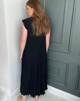 Maggie Pleated Maxi Dress in Black (8-18)